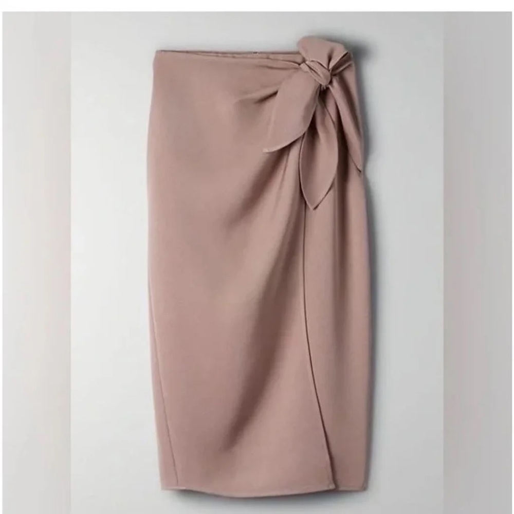 NWT Aritzia Babaton size 10 sarong wrap skirt. Super cute, can dress up or down